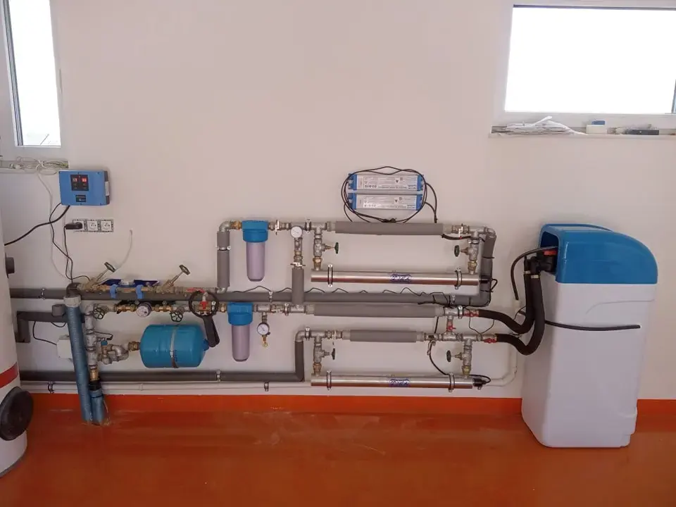 Uzdatnianie wody ze studni i sieci wodociągowej oraz montaż inwertera pompy (falownika) i lampy UV TMA D8 w Abramowicach Prywatnych (gmina Głusk) koło Lublina